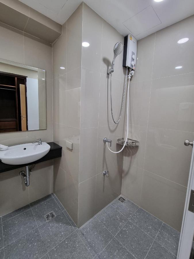 Tiara Place 曼谷 外观 照片